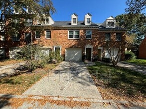 Building Photo - 610 Guy Ln