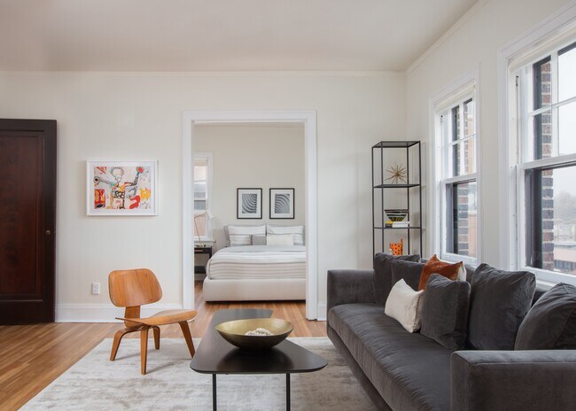 Foto del edificio - Treehouse Apartments