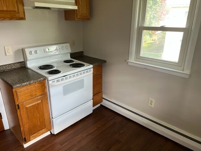 Foto del edificio - 361 Colonial Rd