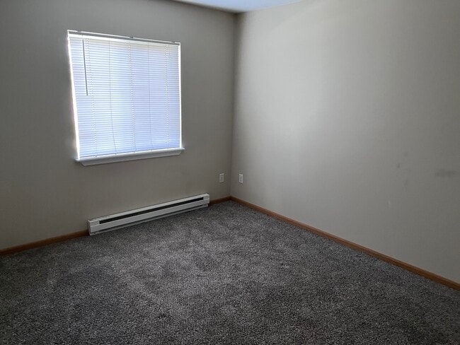 Building Photo - Pineview Apartments