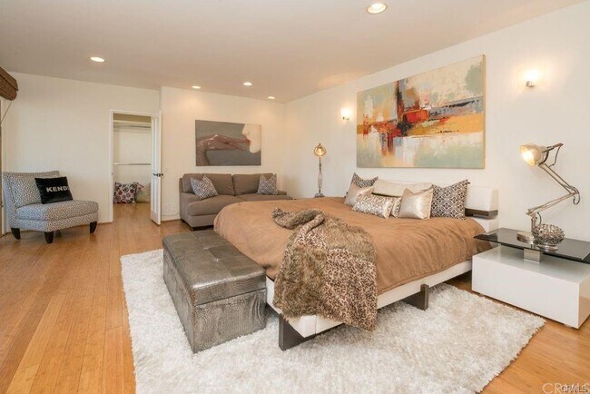 Foto del edificio - 2301 Irvine Ave