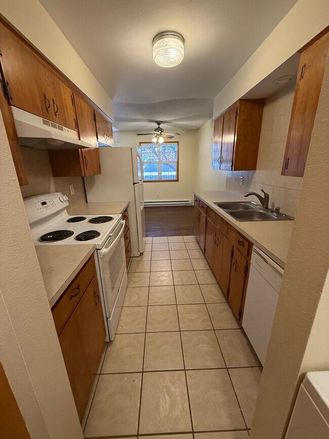 Foto del edificio - 810 E 37th St