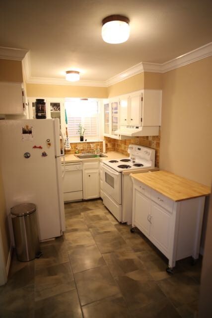 Kitchen - 3104 E 25th Pl