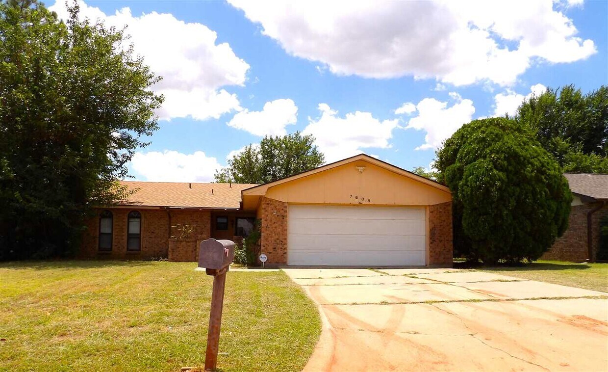 Primary Photo - 7608 SW Cherokee Ave