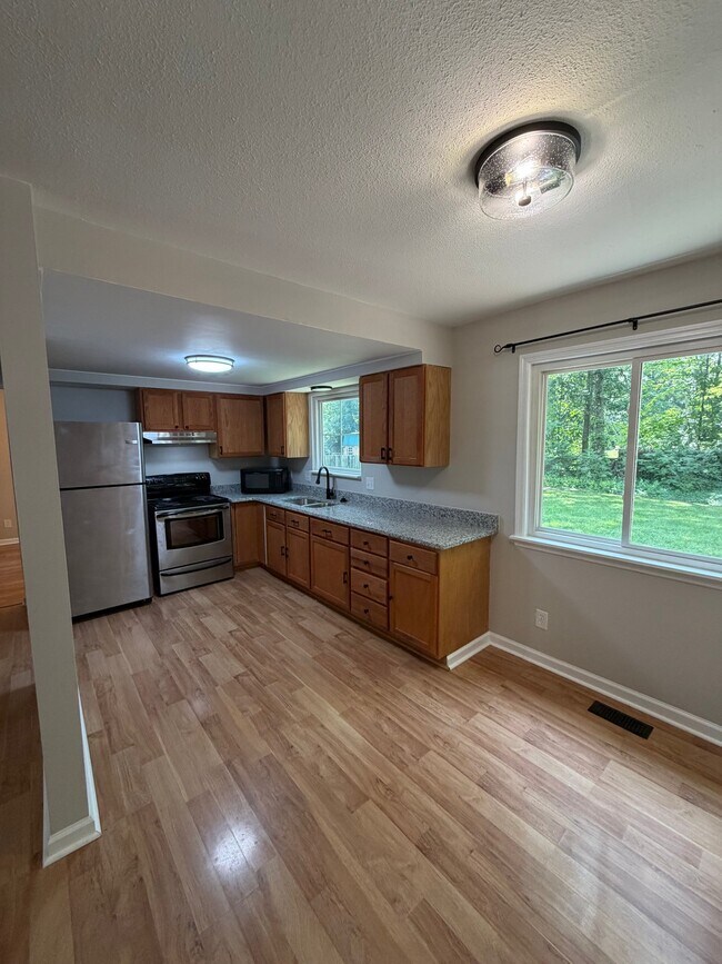 Building Photo - 1293 Deblin Dr