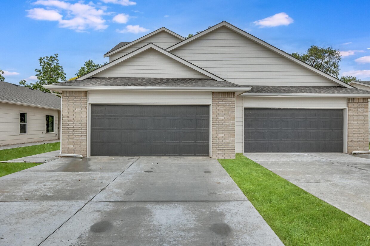 12854 W Wheatland Ct, Wichita, KS 67235 Townhome Rentals in Wichita