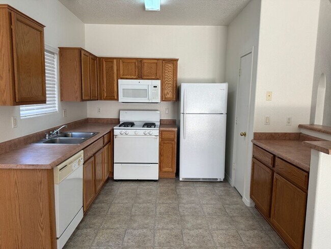 Foto del edificio - Beautiful 3 Bedroom, 2 Bath Within Walking...