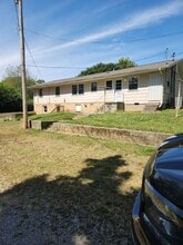 Building Photo - 204 Simmons St