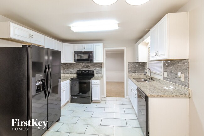 Building Photo - 2158 Oregon Ct