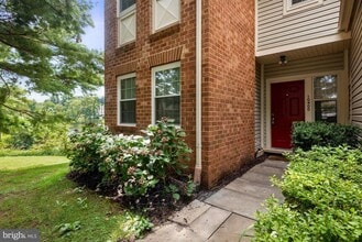 Building Photo - 10400 Parthenon Ct