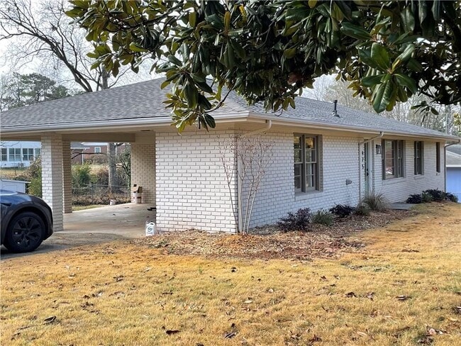 Building Photo - 475 Maxwell Rd