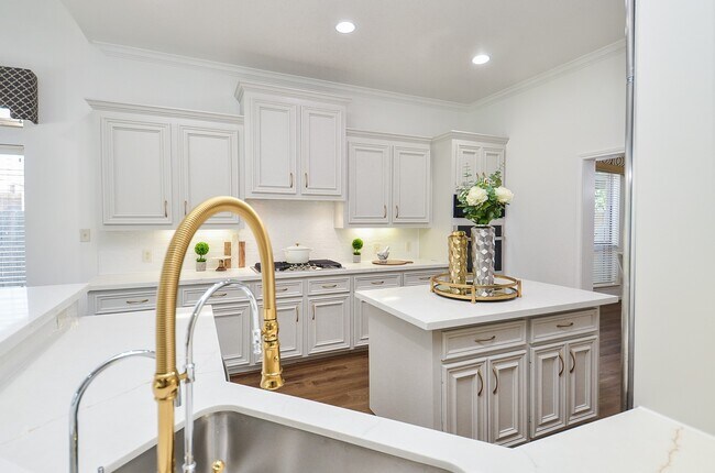 Foto del edificio - 25619 Tower Side Ln