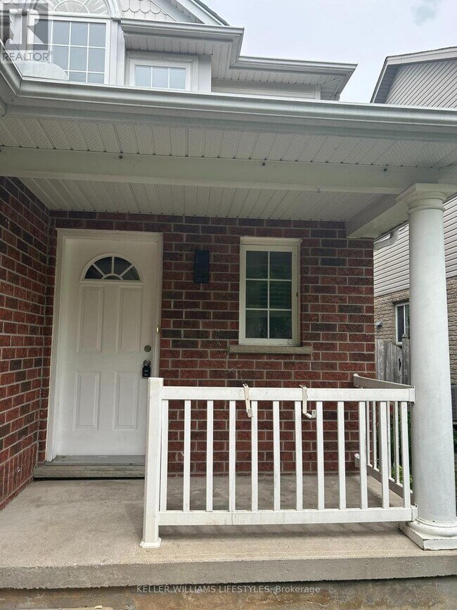 Building Photo - 182 Rossmore Ct