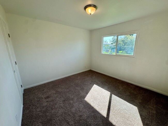 Building Photo - Charming 3-Bedroom Home in the Heart of La Puente – Move-In Ready!