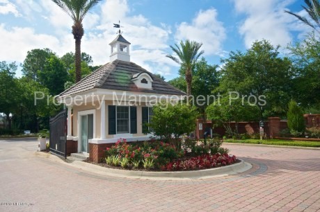 Foto del edificio - 13810 Sutton Park Dr