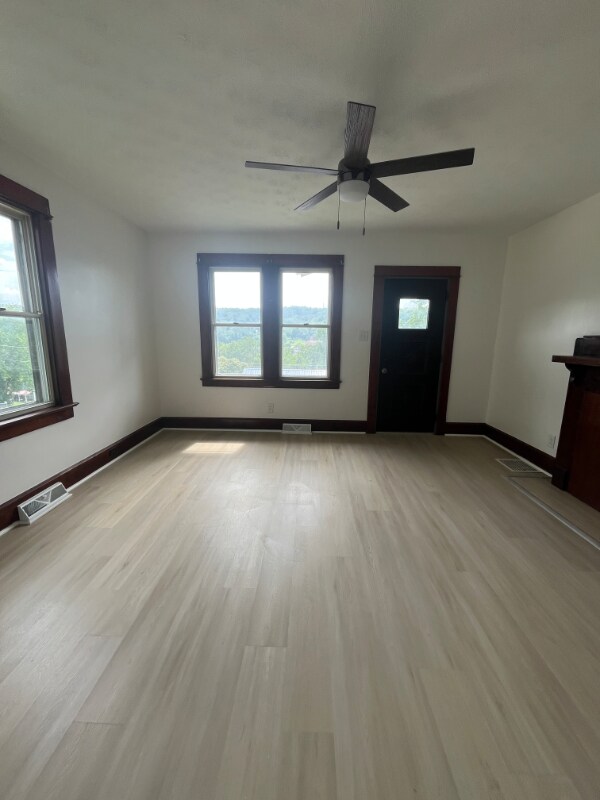 Foto del edificio - 36 Dorothy Ave