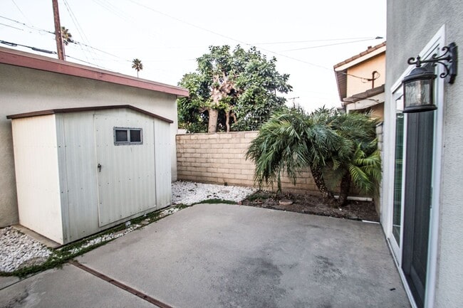 Foto del edificio - This lovely North Oxnard 4 bedroom 2 bath home with Vintage Oxnard Vides!!! COMING SOON