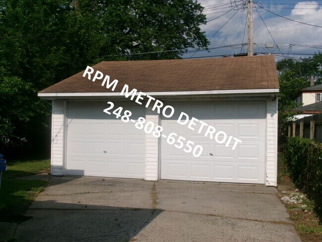 Foto del edificio - 3 Bedroom Ranch Home in Dearborn Heights