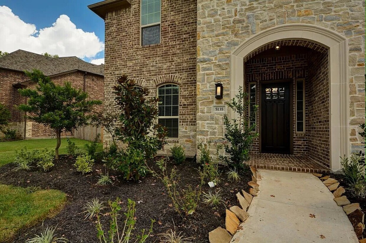 Foto principal - 5135 Heather Meadow Ln