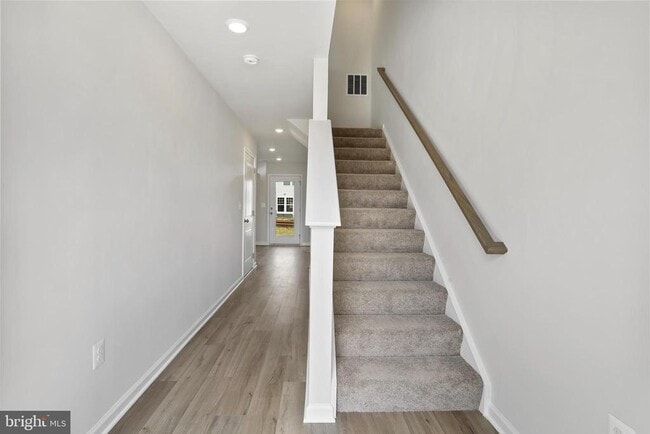 Building Photo - 127 Kinkade Ct