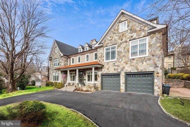 Foto del edificio - 5823 Goldsboro Rd