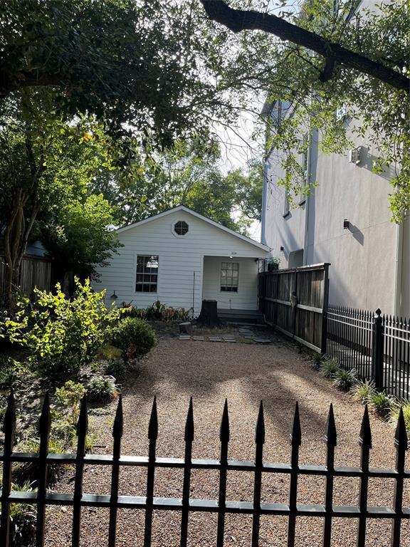 Building Photo - 204 Tabor St