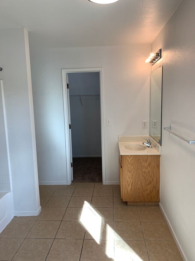 Foto del edificio - Beautiful 4 Bedroom 3 bath home in Merced!