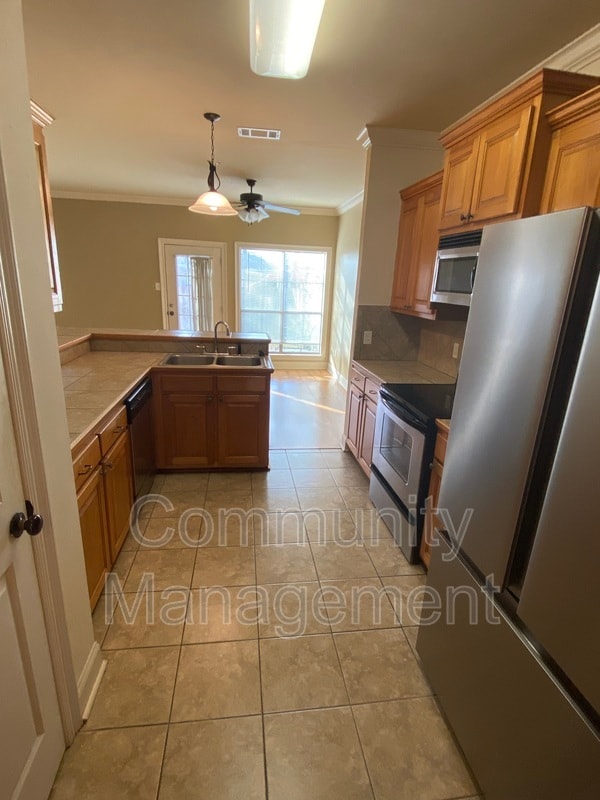 24247 Chateau de Chene Blvd, Walker, LA 70785 Townhome Rentals in