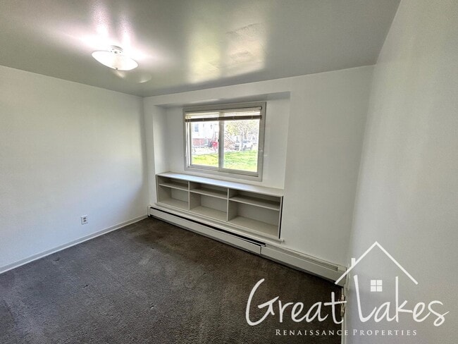 Building Photo - Check out this quaint, two bedroom / 1 bat...