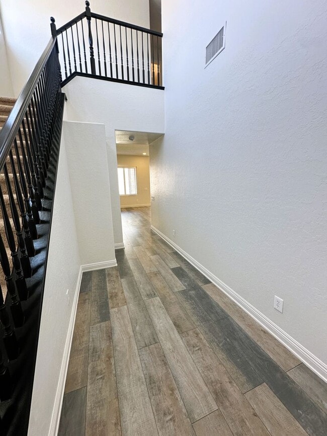 Foto del edificio - ANTHEM HIGHLANDS!! READY FOR IMMEDIATE MOV...
