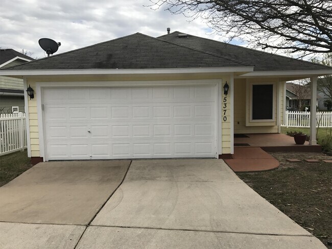 Building Photo - 5370 Hartson