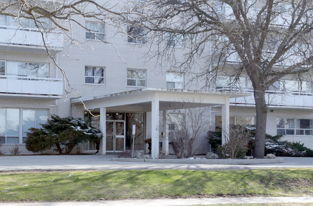 Building Photo - Sixth Line Apartments