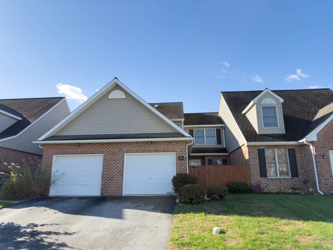 Building Photo - 45 Spring Hill Ln