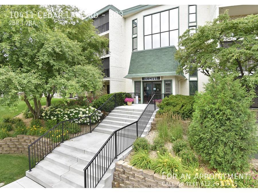 Foto principal - 10411 Cedar Lake Rd