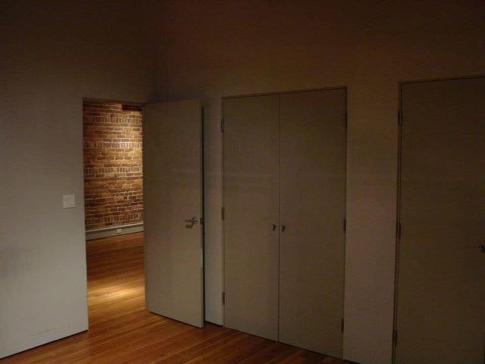 Primary Photo - 27 Taylor St