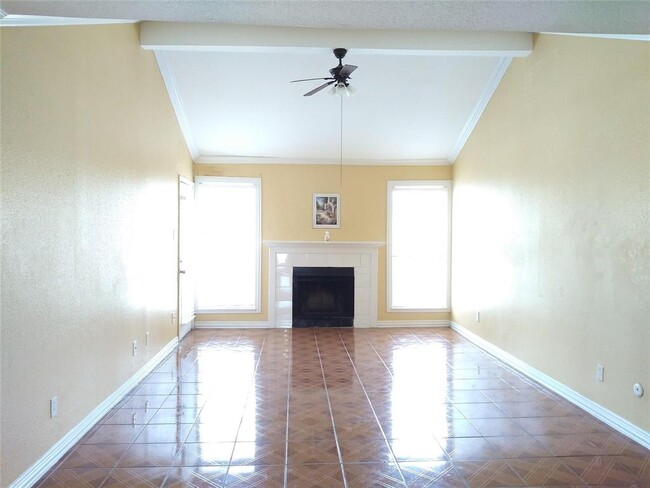 Building Photo - 12500 Sandpiper Dr