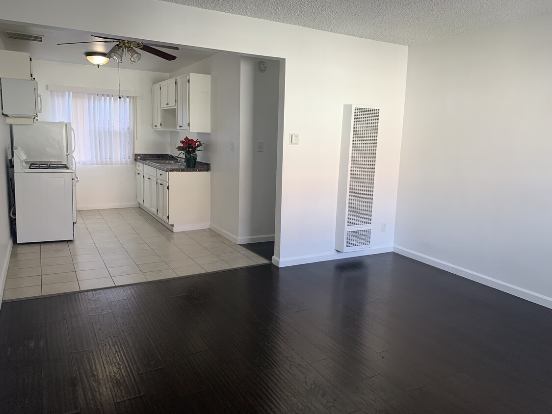 Primary Photo - 1330 S Wilton Pl