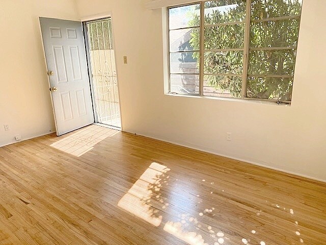 Building Photo - 4034 Camero Ave Building Photo - 4034 Camero Ave