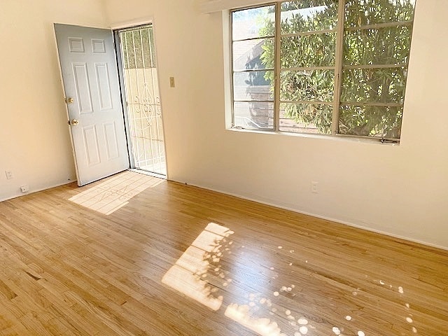 Building Photo - 4034 Camero Ave Building Photo - 4034 Camero Ave