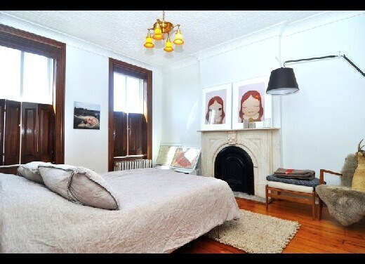 Foto del edificio - Huge Sunny Garden Duplex Brownstone