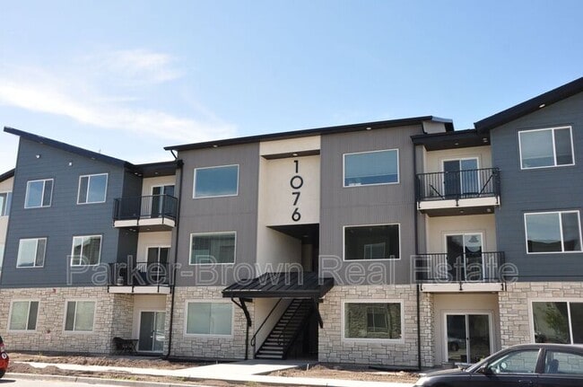 Building Photo - 1076 W 490 S