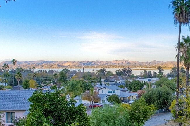 Foto del edificio - 18261 Sanders Dr