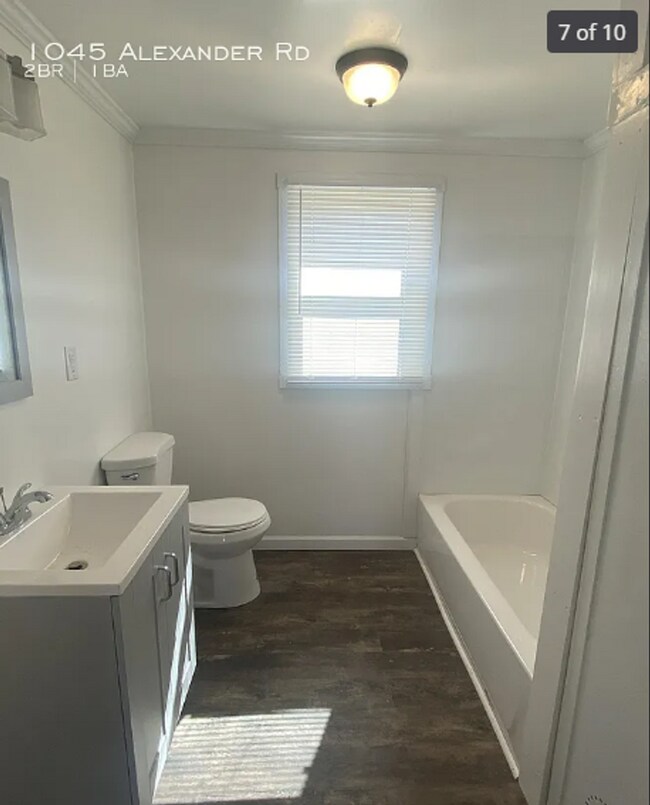 Foto del edificio - 1045 Alexander Rd