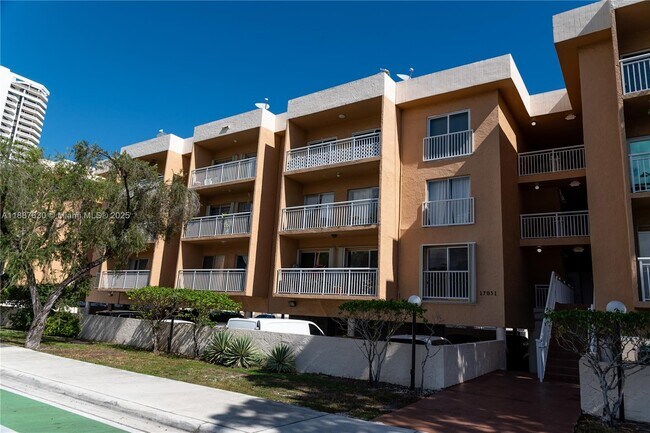 Foto del edificio - 17051 NE 35th Ave