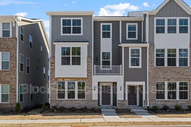 Foto principal - 965 Parkstone Towne Blvd