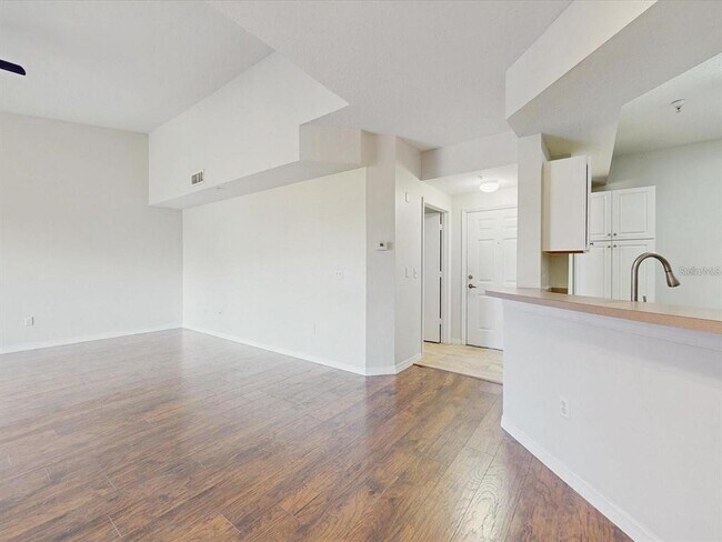 Foto del edificio - 5578 Metrowest Blvd