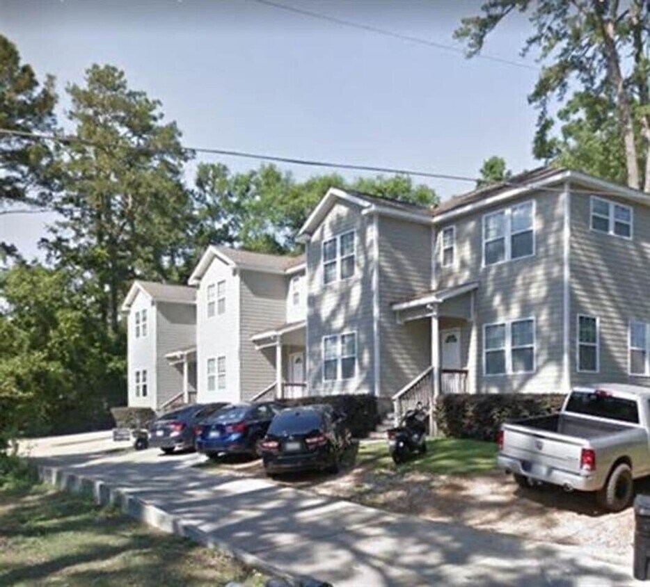 Primary Photo - 1852 Ivy Ln