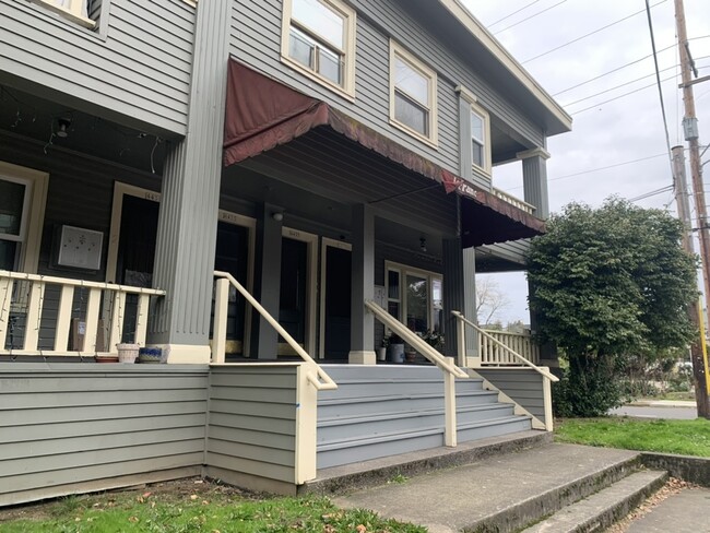 Foto del edificio - 4437 SE Hawthorne Blvd