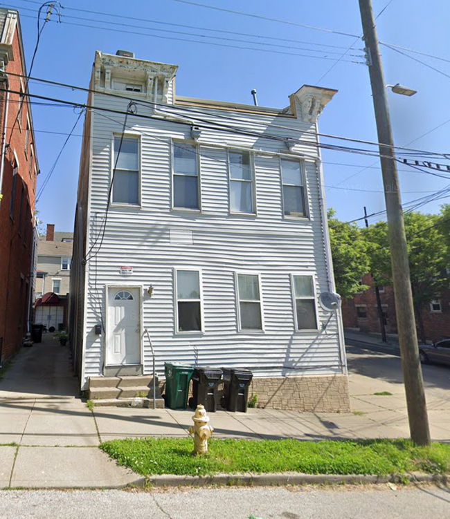 Building Photo - Warner St Duplex