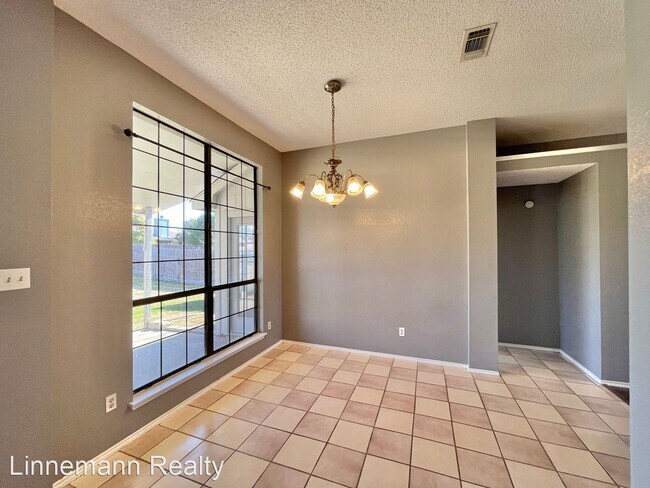 Foto del edificio - 3 br, 2 bath House - 2006 Sundown Drive
